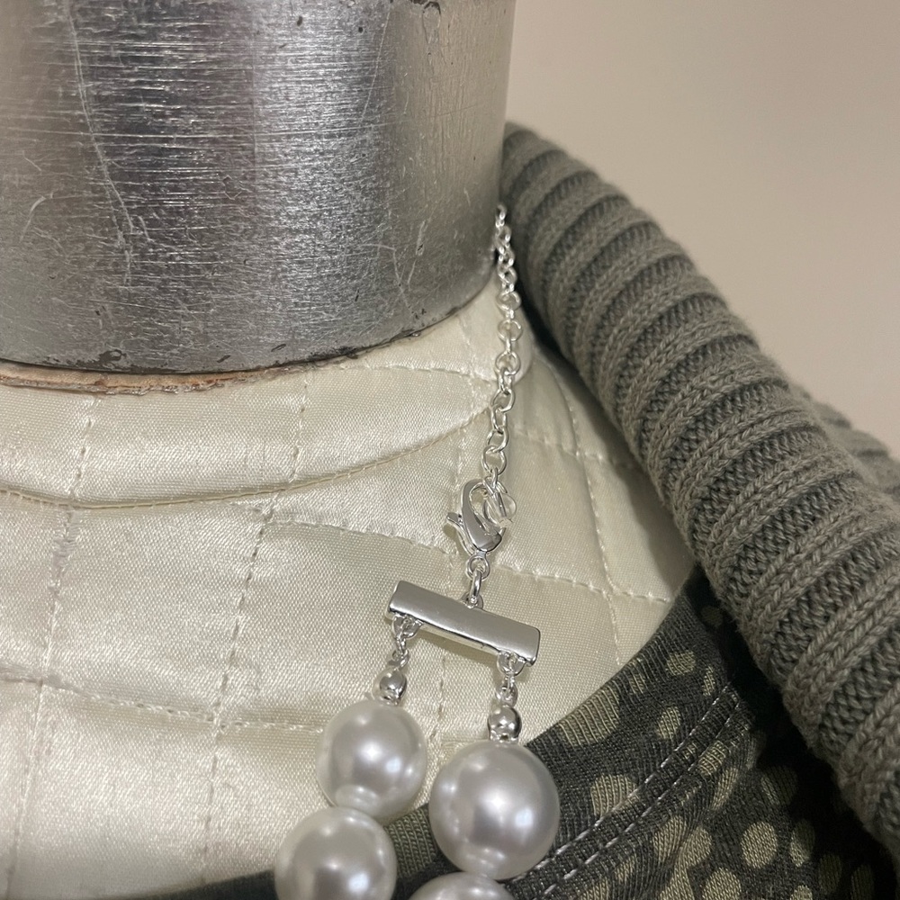 XL double strand white pearl statement necklace - Picture 5 of 5